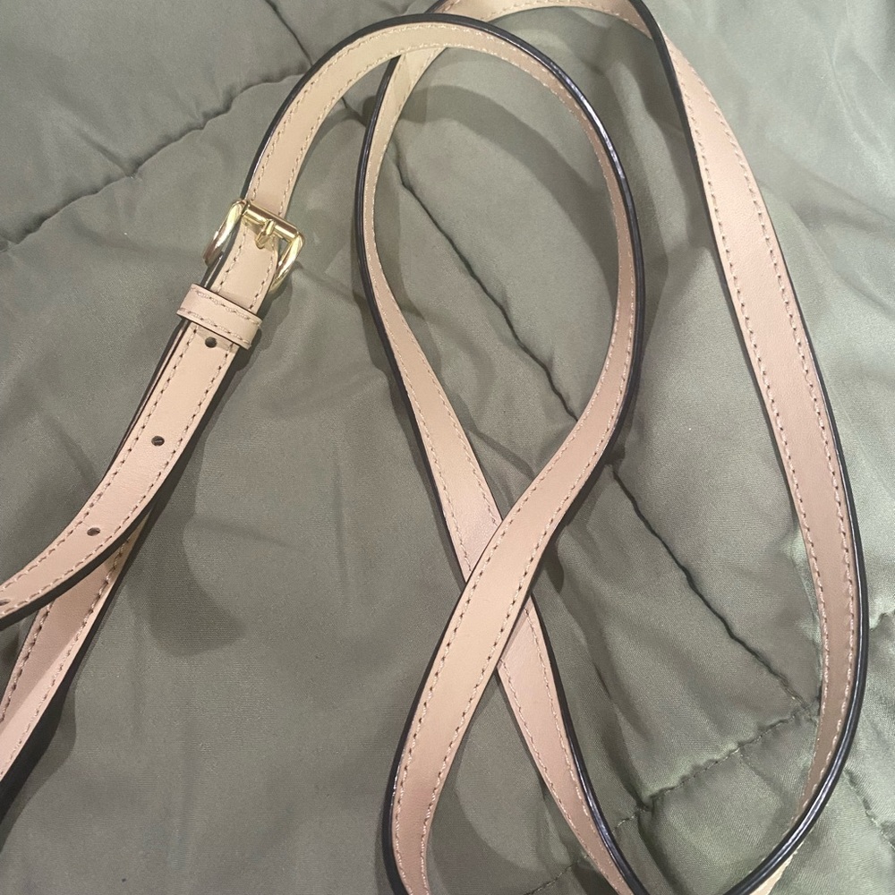 Michael Kors small purse - Picture 2 of 10